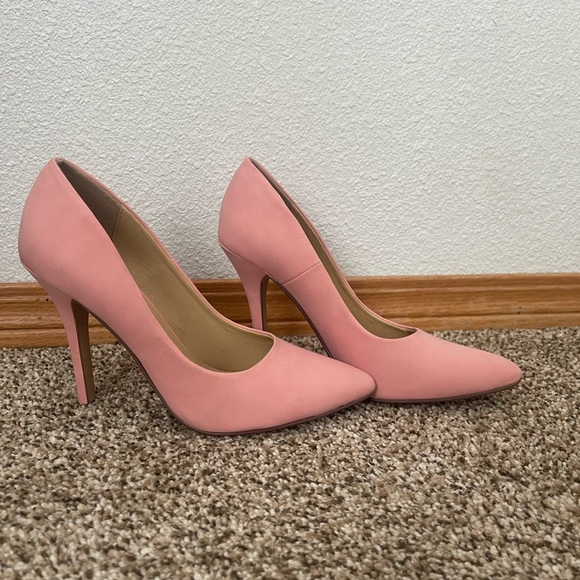 Heels - Picture 5 of 5